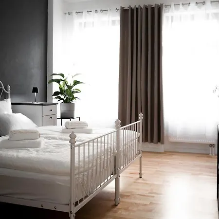 Apartamento Deluxe With Balcony Near Stadium &