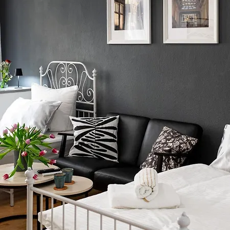 Deluxe With Balcony Near Stadium & Apartamento *