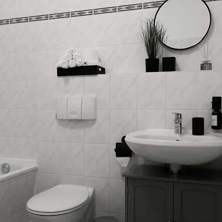 Deluxe With Balcony Near Stadium & Apartamento *