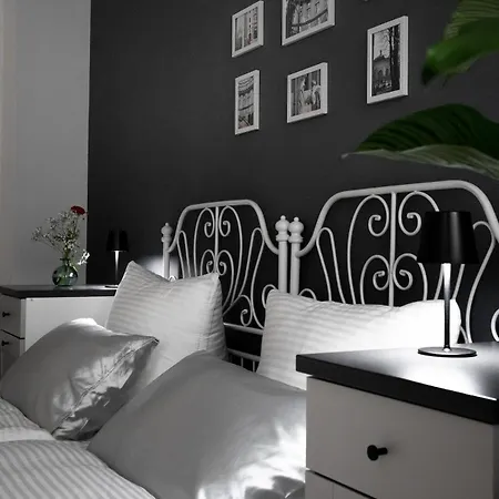 Deluxe With Balcony Near Stadium & Apartamento *